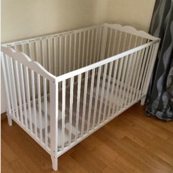 IKEA Hensvik Simple classic crib with 2 mattress height adjustments