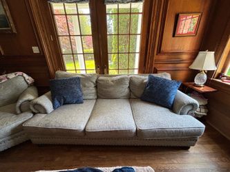 Modern 3-Seater Sofa – Excellent Condition