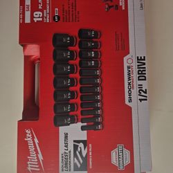 Milwaukee 19pcs  1/2 Drive Impact Socket Set 