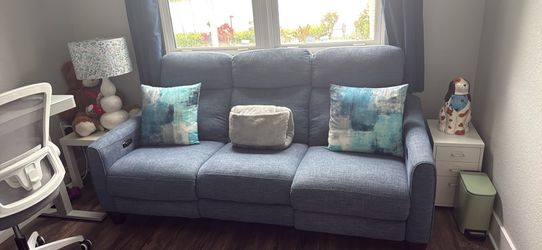 Recliner couch - motor based