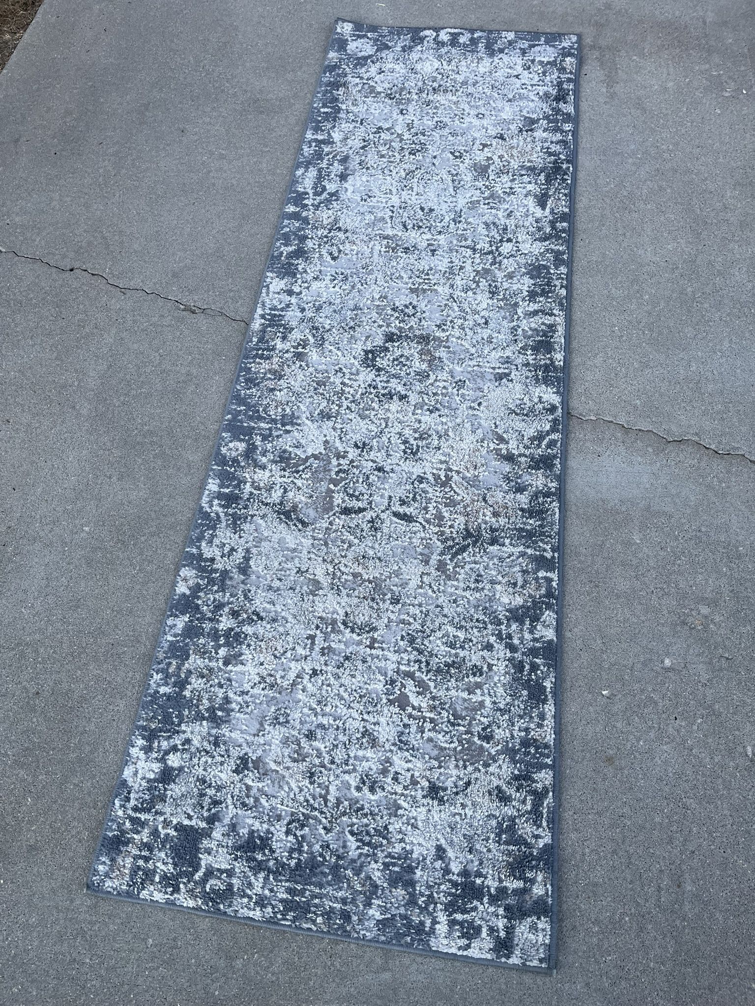 Lovely Vintage Style Runner Rug (2’2”x7’)