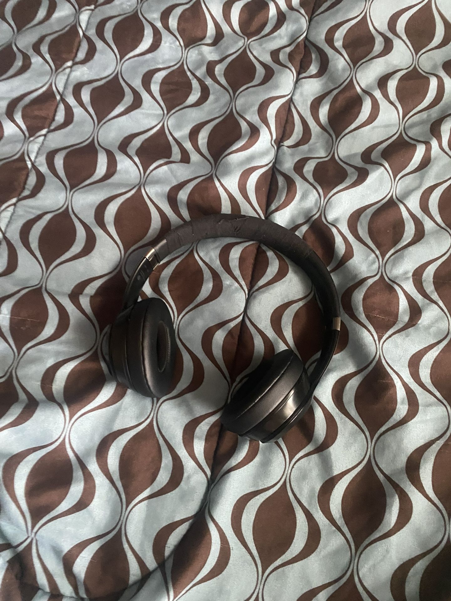 Beats Solo 4 Noise Cancelation Brown