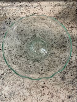 Pedestal glass platter
