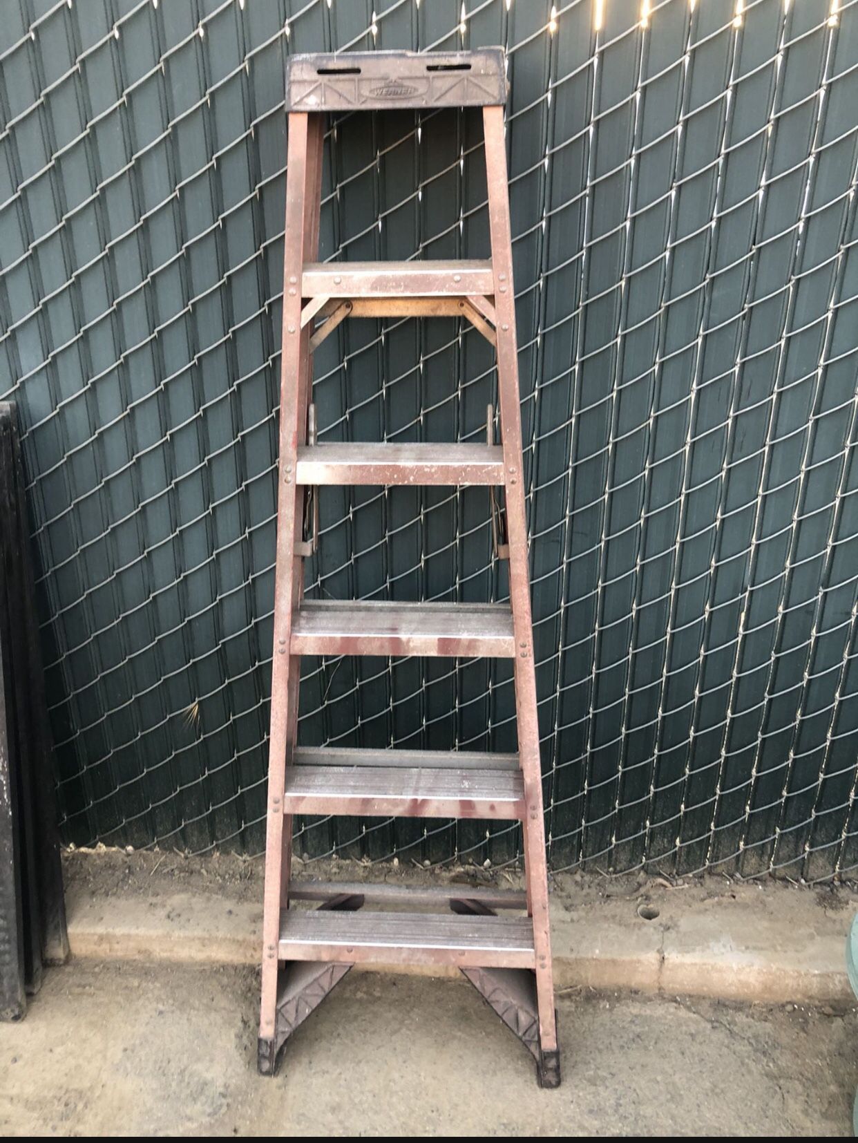 6ft Fiberglass Ladder 