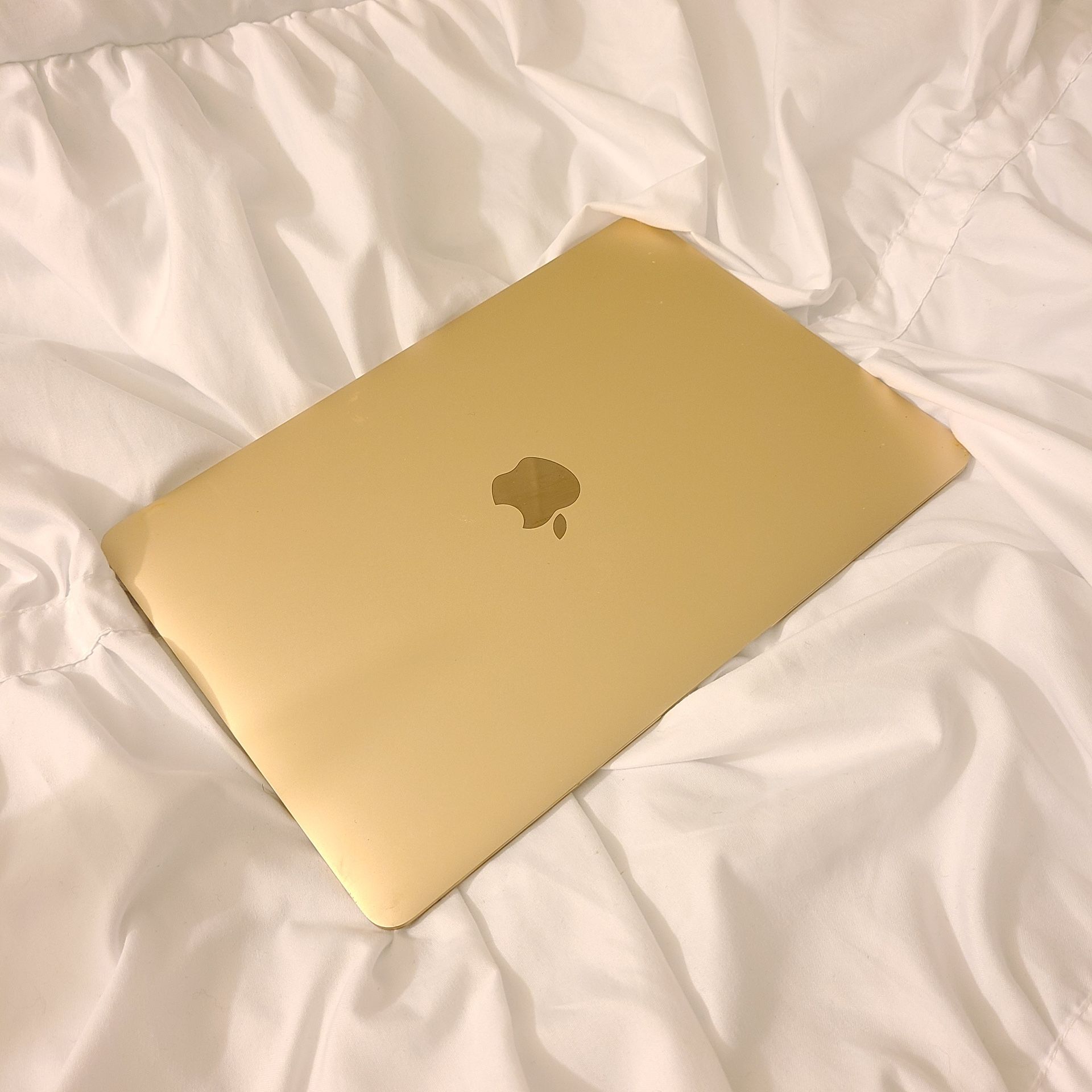 Apple 12” Gold MacBook Computers & Accessories
