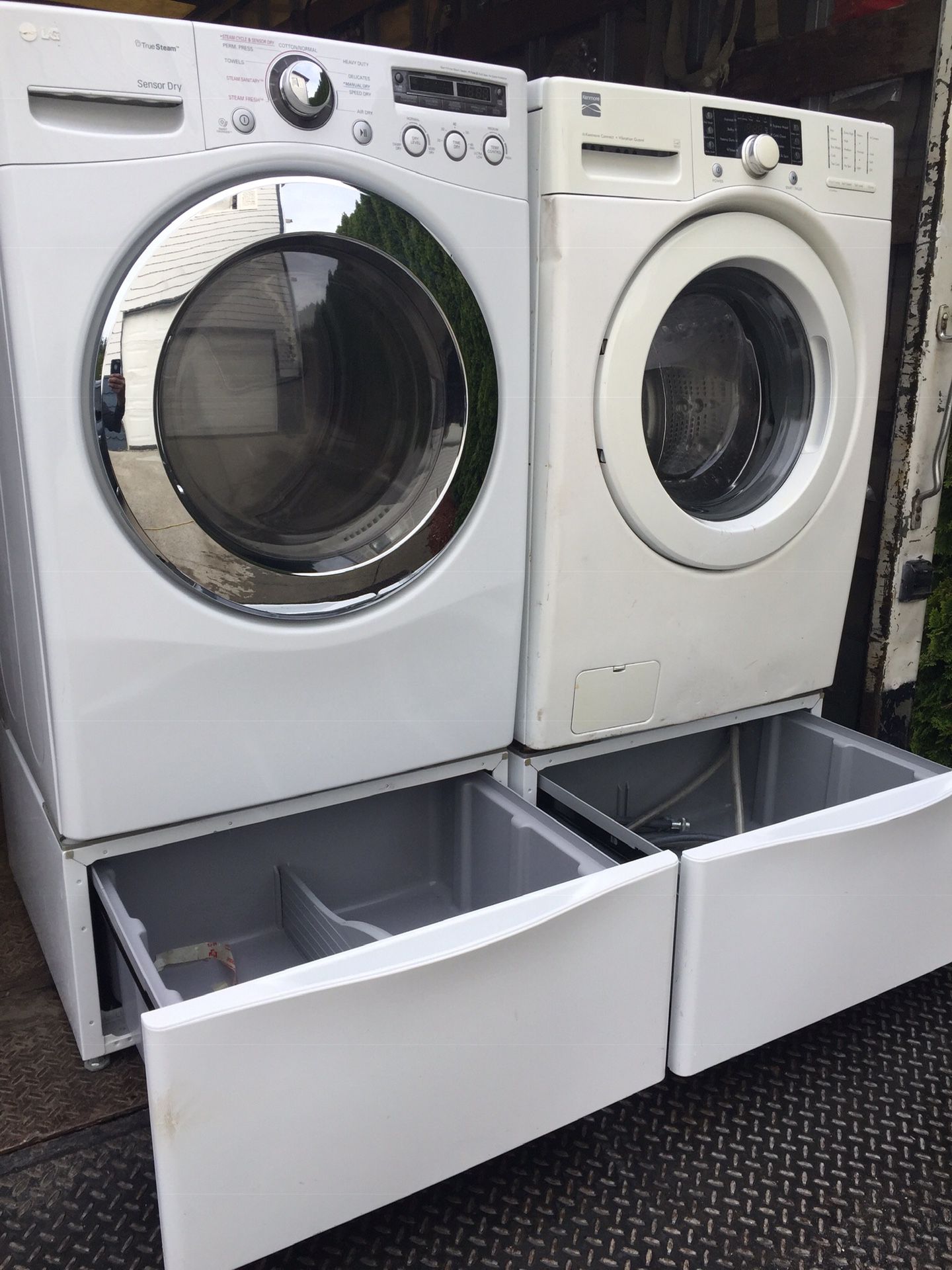 Extra large front load washer and dryer set on pedestals DELIVERY