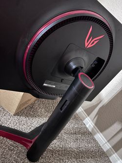 LG 27 Inch UltraGear gaming monitor