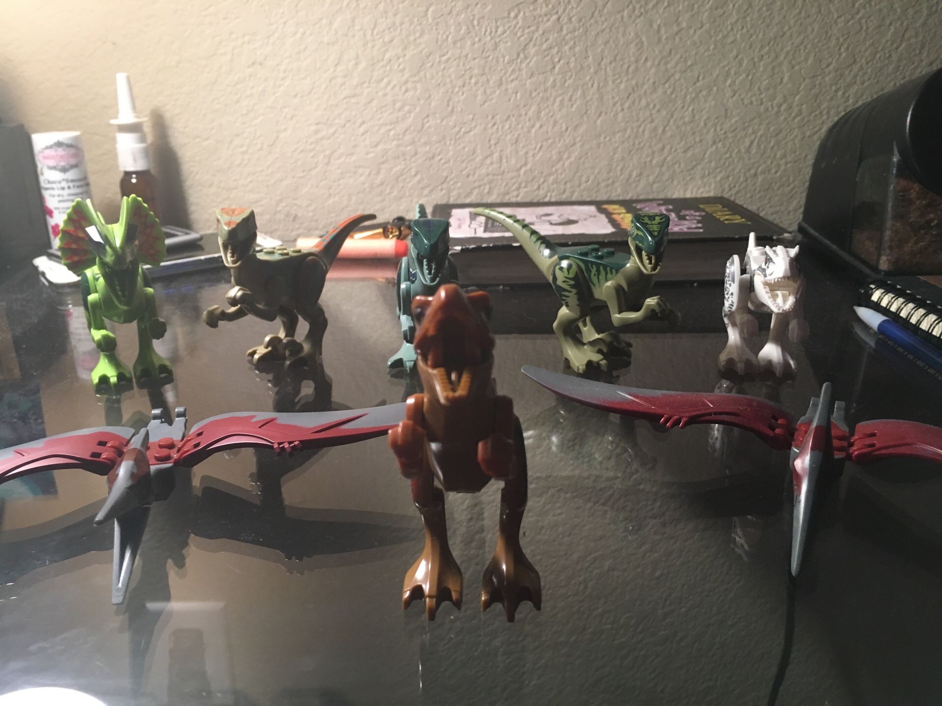 Jurassic world LEGO dinosaurs 9 count and raptor pen