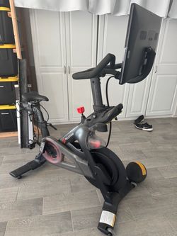 Peloton Indoor Exercise Bike with Screen