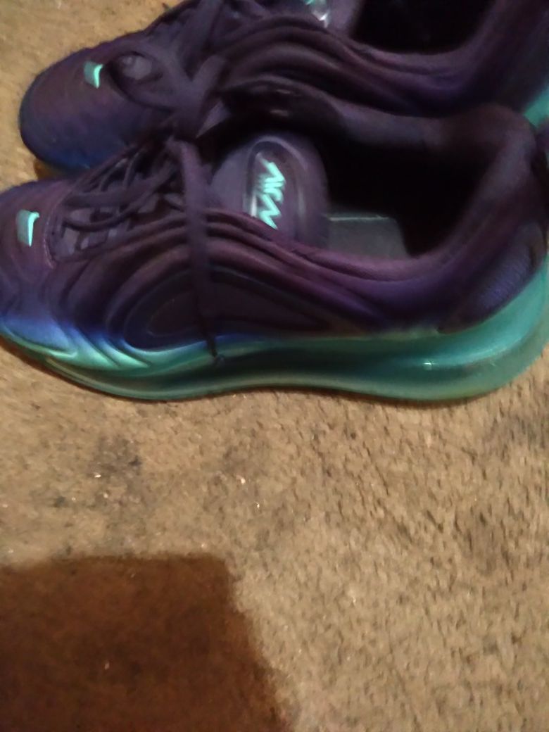 720 air max female size 8