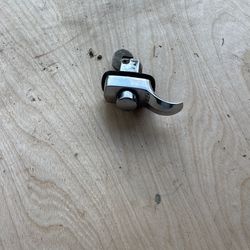 Deck lid latch