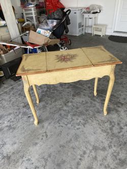 Antique vanity table Furniture
