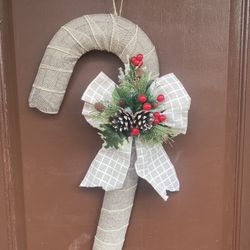 Christmas Candy Cane Wreath Door Hanger.