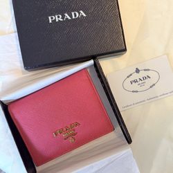 Gently Used Small PRADA SAFFIANO Leather Wallet