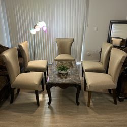 ✨ Like-New Dining Chairs – Set of 5 ✨