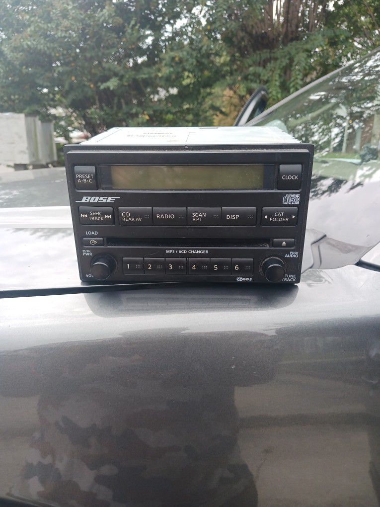 Factory Bose Stereo/6 disc
