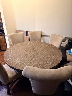 Must Go!!!!!! Solid dinning room table with chairs