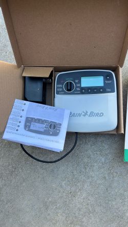 Rain bird six station timer sprinklers like new Rain bird six station timer sprinklers like new