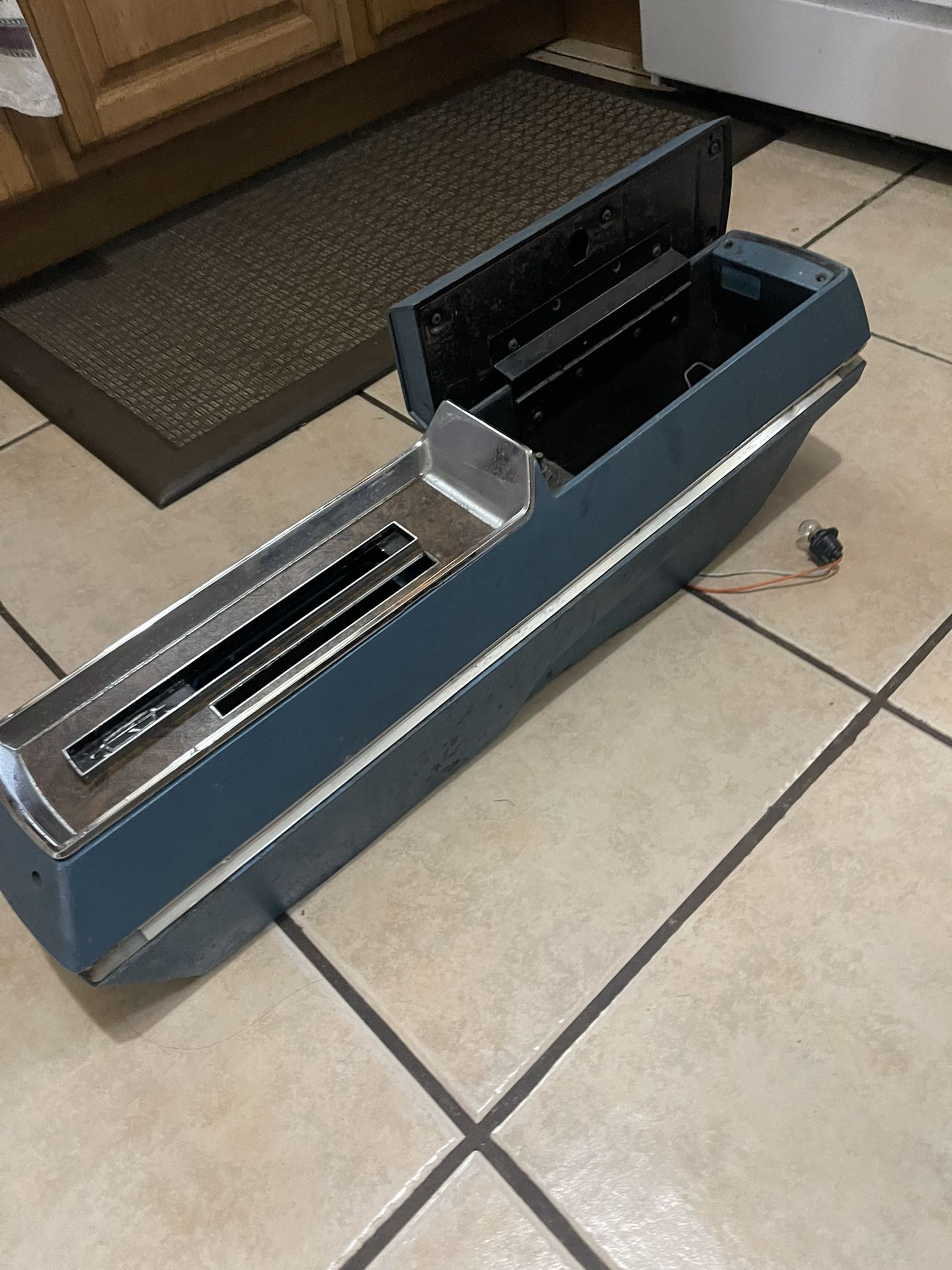 1968 and 1969 Oldsmobile Cutlass 442 Center Console