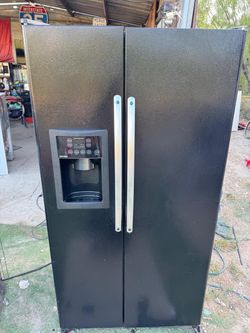 Side by side refrigerator
