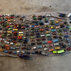 ~190 Hot Wheels 