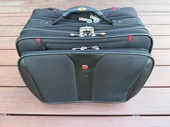 Wenger SwissGear 2-in-1 Rolling Business Case & Removable Laptop Sleeve – Black
