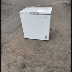 Household Convertible Deep Chest Freezer Garage Ready With LED Light (free Local Delivery)