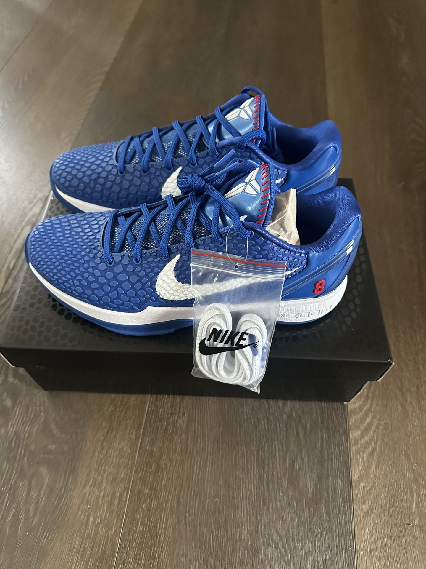 Kobe 6 Dodgers  Size 10.5