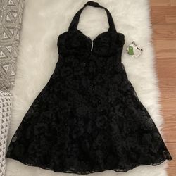 Ladies New Black Dress-size 9/10