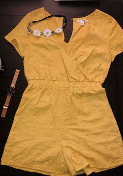 Miami brand, worn just once, for elegant girls, Size XS, swipe photos to see how it looks like