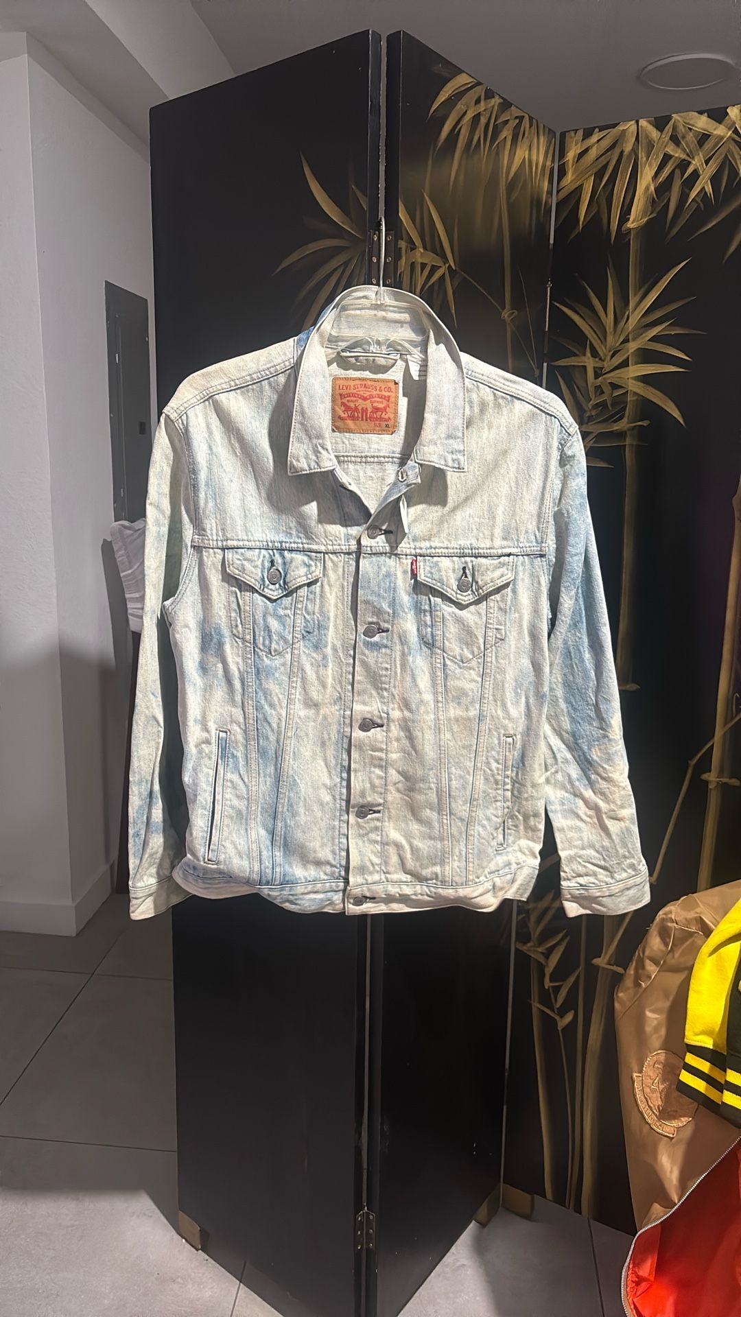 Levi Strauss & Co Stain Jean Jacket Size XL