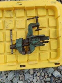 Small vice