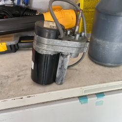 Star track 4500 treadmill lift motor. 
$100