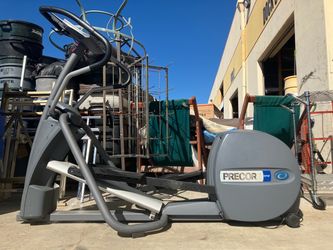 Precor EFX 5.23 Elliptical Cross Trainer With Adjustable CrossRamp