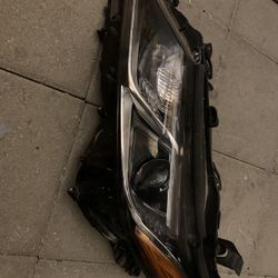 Headlight For 2018 Toyota Camry 