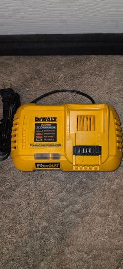 DEWALT DCB118 20V Max Fan-Cooled Fast Charger