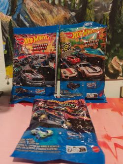 Hot Wheels Mystery Models Blind Bags (3 Pack)