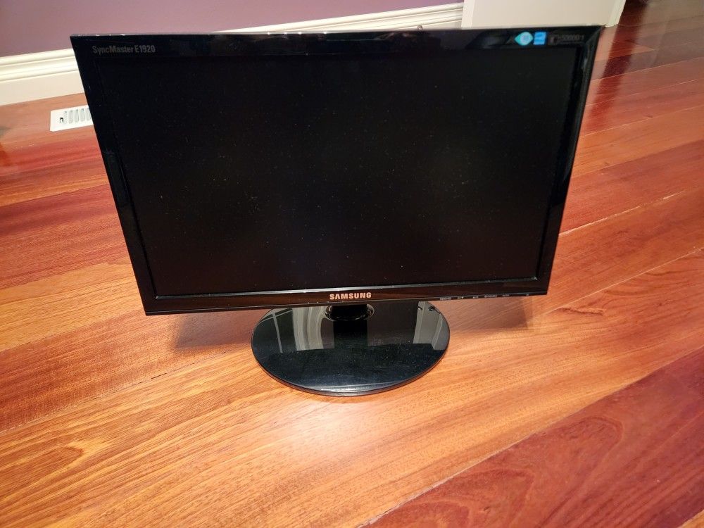 19" Samsung SyncMaster E1920 Monitor for Sale in Mukilteo, WA - OfferUp