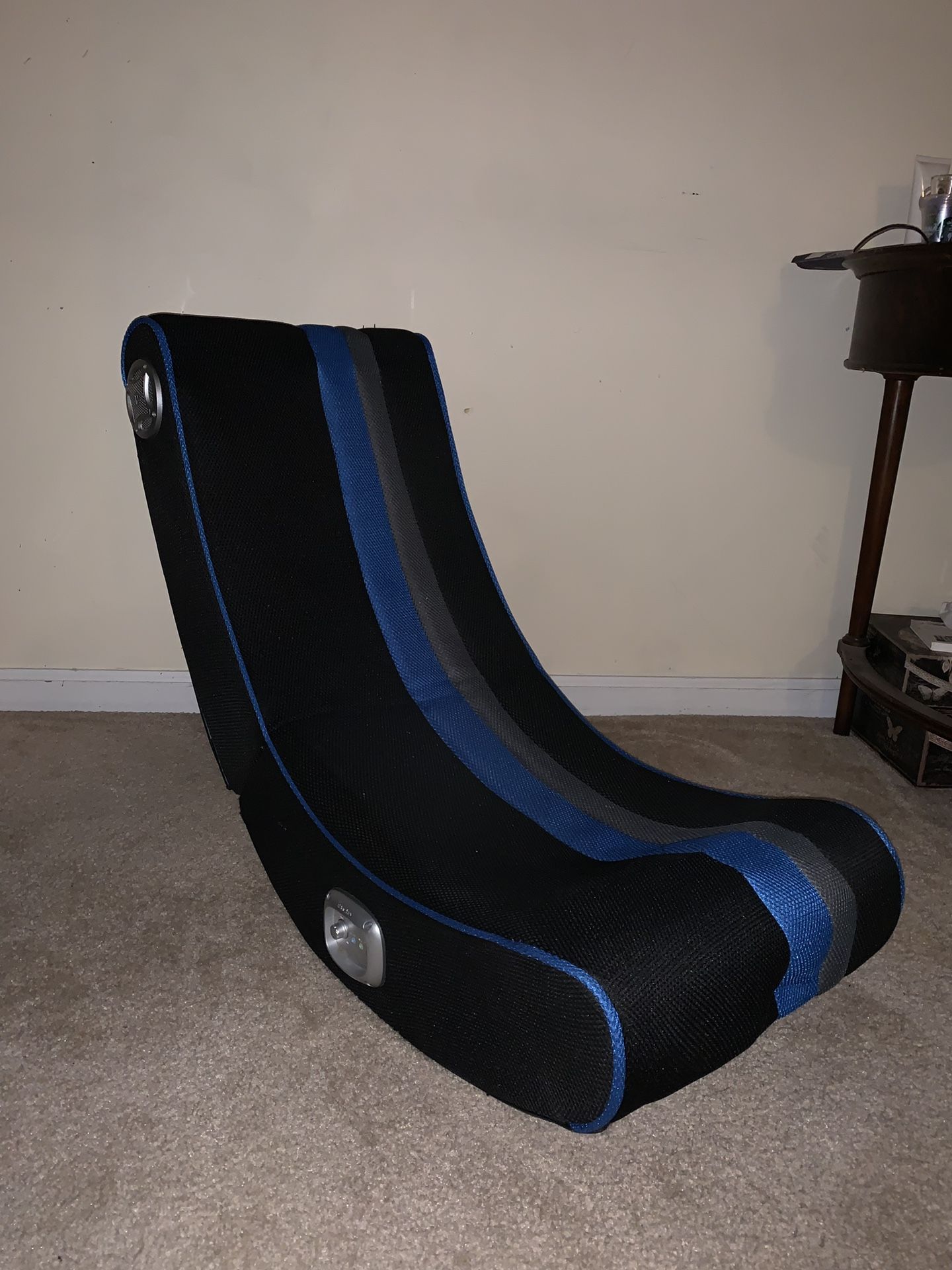 XRocket chair with speakers