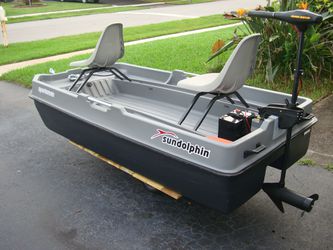8' Sun Dolphin Sportsman Jon Boat with 50 lbs Motor and Battery for Sale in  Plantation, FL - OfferUp