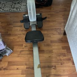 Row Style Exercise Machine 