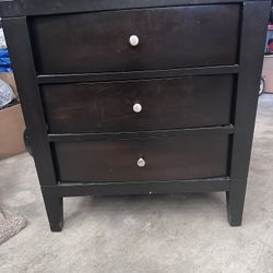 Dark Wood 3-Drawer Nightstand, pick up in Temple city