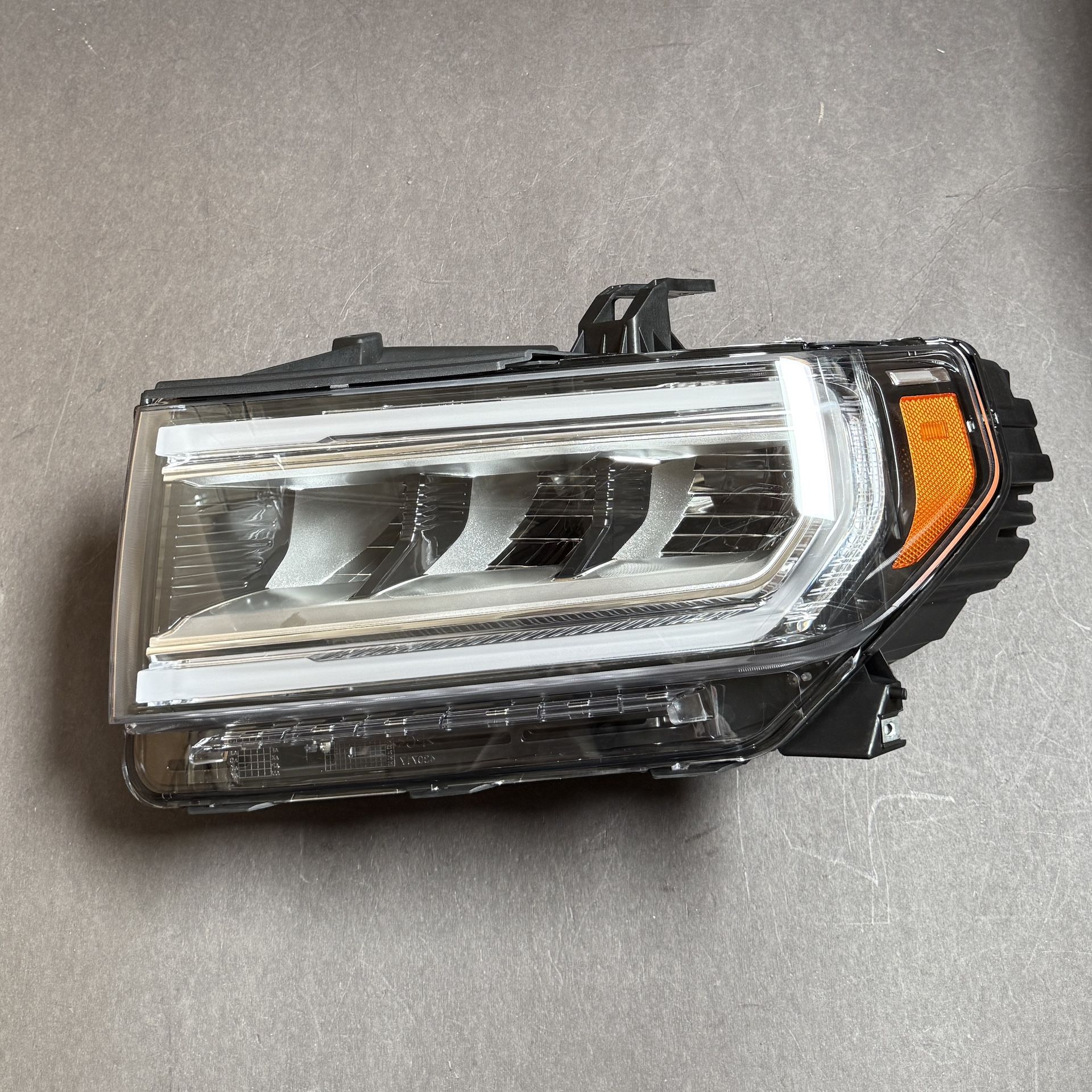 LH 2020-2023 GMC Acadia SL SLE SLT Denali Headlight Driver Side Headlamp