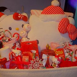 Hello Kitty Gift Basket 