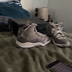 JORDAN 11 Retros Cool Grey