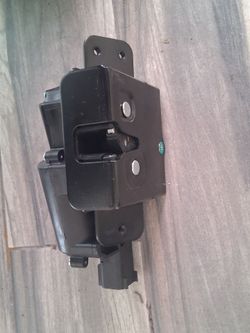 Power lift gate latch for Tahoe Suburban, Acadia and Yukon