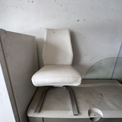 3 Chairs 