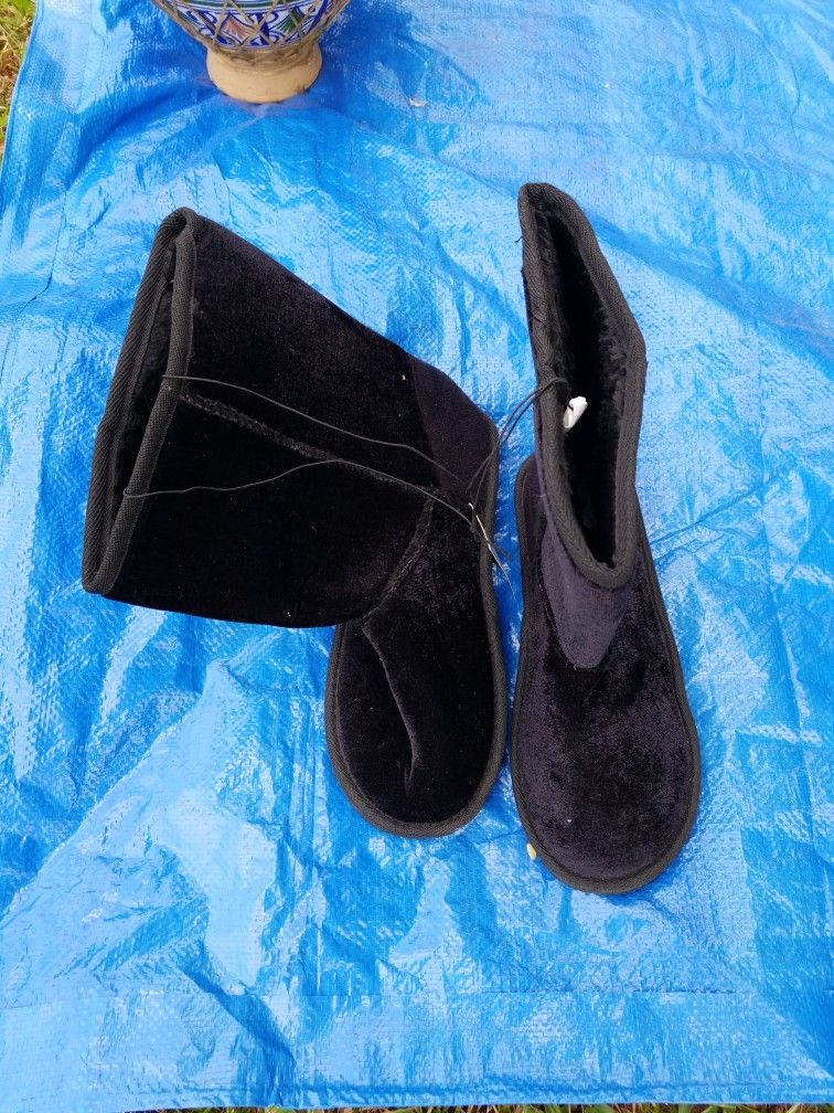 Ladies Black Faux Fur Boots Size 8