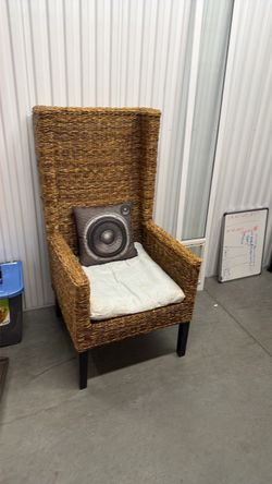 FREE FREE FREE RATTAN CHAIRS TWO AVAILABLE MUST PICKUP TODAY