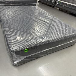FULL SIZE SIMMONS BEAUTYREST BLACK (EXTRA-FIRM) MATTRESS & BOX SPRING BED SET